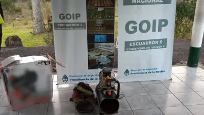 Tres personas fueron detenidas durante los procedimientos realizados por Gendarmería Nacional.