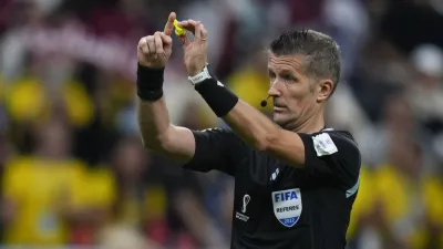 Fútbol: el italiano Daniele Orsato será el réferi de Argentina-México el próximo sábado