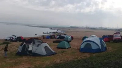 acampe hinchas de Colón