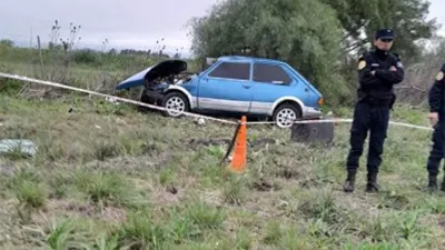 Un joven perdió la vida al despistar y volcar su auto en la ex ruta 18.
