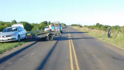Un tráiler se desprendió de una camioneta y mató a una mujer que se encontraba pescando en el puente de la Ruta Nacional 136 en Gualeguaychú.