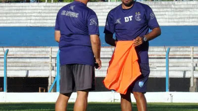 Norberto Acosta no seguirá como DT del “Lobo” entrerriano