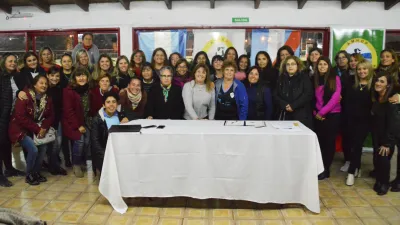 La Agrupación Mamis Hockey del Paraná firmó su estatuto y acta constitutiva