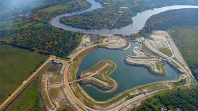 Vista aérea del improvisado proyecto inmobiliario Amarras del Gualeguaychú, cuestionado por su ilegalidad, irregularidad y su daño ambiental. 