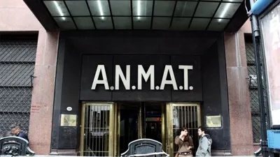 La Administración Nacional de Medicamentos, Alimentos y Tecnología Médica (ANMAT).