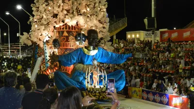 Papelitos (Club Juventud Unida) será la encargada de abrir la noche en el Corsódromo “José Luis Gestro”.