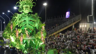 Marí Marí (Club Central Entrerriano) abrió la novena y anteúltima noche del mejor Carnaval del País.