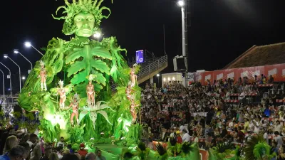Marí Marí del Club Central Entrerriano, abrió la cuarta noche del Carnaval del País y despidió enero en un Corsódromo que reunió a casi 19 mil personas.