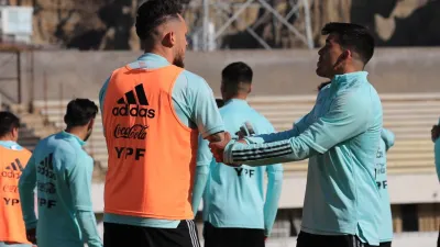 Acuña entrenó con normalidad y no hay indicios de una formación en la selección argentina