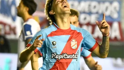 Fútbol: Arsenal entró dormido, pero reaccionó ante Argentinos y tuvo su premio