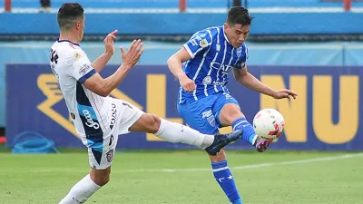 Godoy Cruz llegó a Paraná y oficializó la compra del concordiense Leonel González