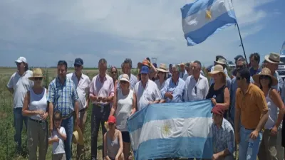 En asamblea, productores pidieron que intervenga la justicia por la usurpación de un campo