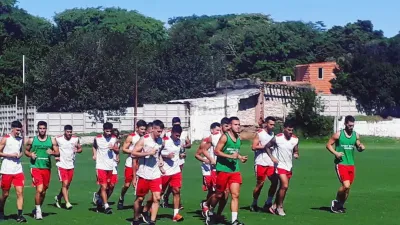 Con un plantel reducido y un refuerzo, Atlético Paraná empezó la pretemporada 