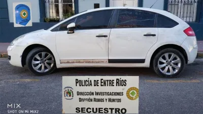 El Citroën, modelo C4 secuestrado en el marco de la investigación por el violento robo ocurrido en inmediaciones de un corralón en Paraná.