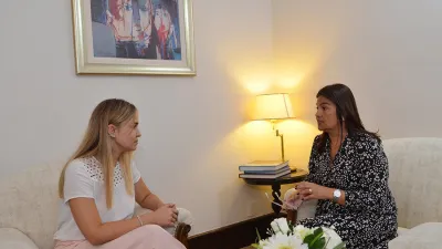 La subsecretaria de la Juventud, Brenda Ulman, se reunió el viernes pasado con Mariel Ávila, esposa del gobernador Gustavo Bordet, para analizar la planificación del trabajo anual del organismo. 