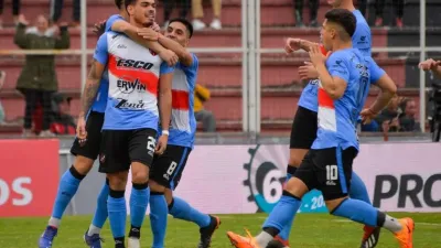 Con 10 hombres desde el cuarto de hora, Patronato le ganó a Independiente en el Grella
