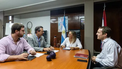 Bahl articula las políticas de desarrollo social con la provincia