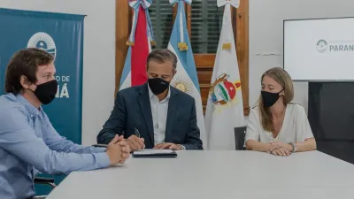 Bahl firma contrato puente Manuel Gálvez