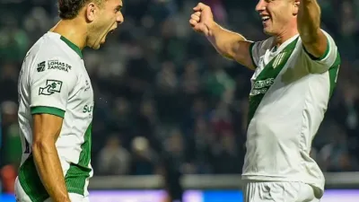 Banfield derrotó a Central Córdoba y se reencontró con el triunfo en la Liga Profesional
