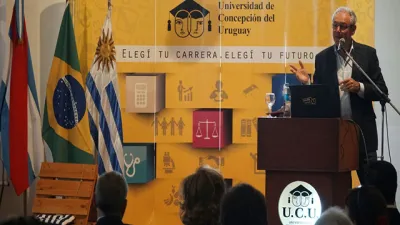 Atilio Benedetti disertó en la Universidad de Concepción del Uruguay