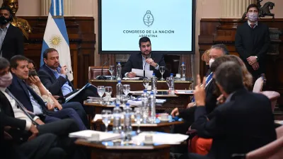Antes del recambio legislativo, el FdT avaló en comisión 116 decretos de Fernández