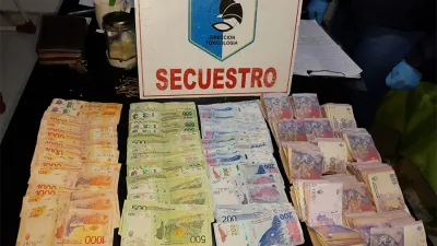 Dos personas quedaron detenidas en el marco de una investigación por narcomenudeo.