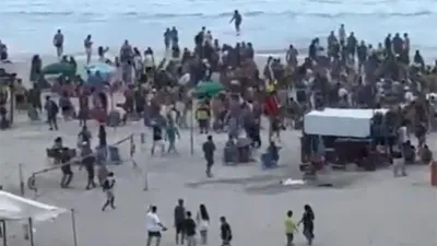 A dos días de la final, hinchas de Fluminense atacaron a los de Boca en Copacabana 