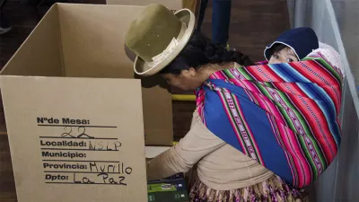 Las elecciones suceden en un marco de tensión, con al menos 33 personas muertas.