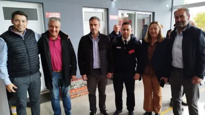 Los Bomberos Voluntarios de Urdinarrain celebraron 50° aniversario, de la que participaron Sergio Martínez y Mauro Díaz Chaves, intendentes de Urdinarrain y de Aldea San Antonio, y el exdirector de Aduana Guillermo Michel, entre otras autoridades.