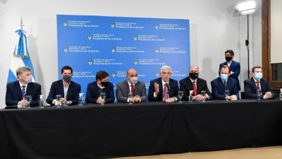 Bordet junto a Domínguez