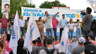 En el cierre de campaña, Bordet le apuntó a los "candidatos foráneos"
