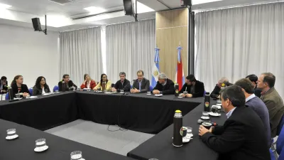 Bordet con intendentes vecinalistas