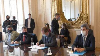 Bordet acordó con Nación compensación para obras y mejoras en el cuadro tarifario