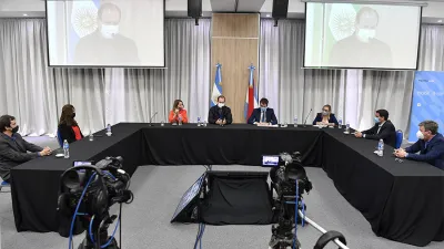 El gobernador agradeció la logística de los Municipios “para una campaña de vacunación que es totalmente atípica, porque en estos meses vacunamos lo que se vacuna en todo en un año con la totalidad de vacunas que tiene la provincia”.