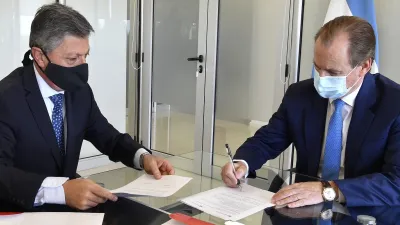 Bordet firmó convenio con el gerente del Bersa, Miguel Ángel Malatesta