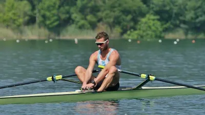 El sancionado remero Brian Rosso donará su beca a la lucha contra el coronavirus