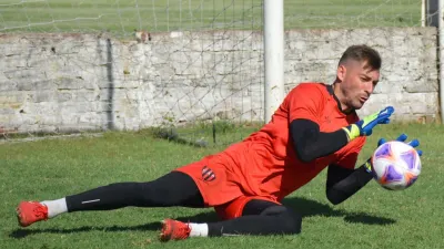 Patronato oficializó la llegada del arquero Matías Budiño