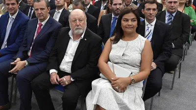 El ex gobernador Jorge Busti fue uno de los invitados especiales a la inauguración del 141° período de sesiones ordinarias de la Legislatura entrerriana.