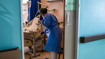 Se sumarán mil camas en las terapias intensivas del país. Según los expertos, la cifra se alcanzó gracias a la postergación de cirugías programadas y a la disminución de los accidentes de tránsito, entre otras razones.