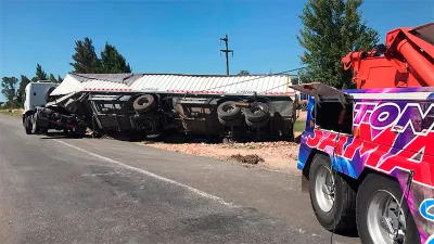 camión volcado