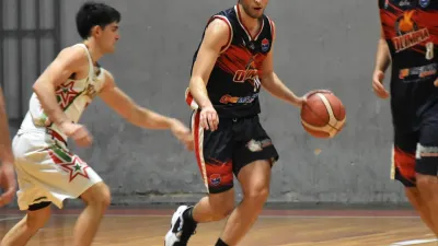 Básquet: Ciclista y Recreativo se adelantaron en sus series de cuartos de final