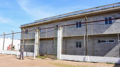 La nueva infraestructura dispondrá de 72 plazas, permitiendo mejorar las condiciones de habitabilidad de la Unidad Penal de Concordia, que actualmente aloja a 328 internos, entre condenados y quienes cumplen prisión preventiva.