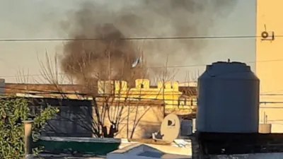 Desde fuera de la UP 4 se observó humo y se escucharon gritos y detonaciones de las armas de los guardias.