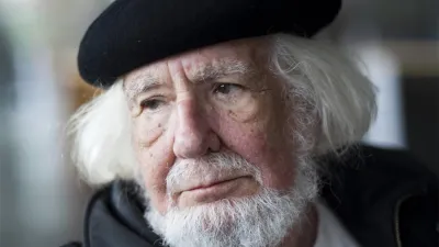 Voz moral de la revolución sandinista y crítico del Gobierno de Daniel Ortega, Ernesto Cardenal falleció hoy a los 95 años en Managua.