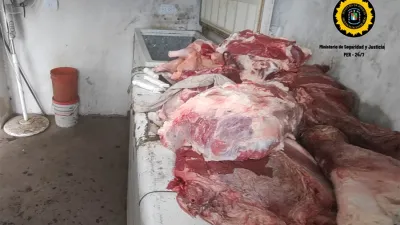 La carne era ofrecida a través de Facebook y la comercializaban en un improvisado kiosco.