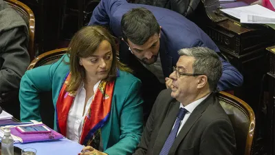 Imagen de archivo de los diputados oficialistas Cecilia Moreau y Germán Martínez.