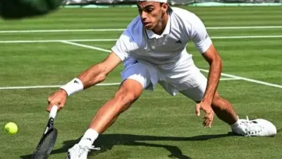 Tenis: Francisco Cerúndolo fue de mayor a menor y se despidió rápido de Wimbledon