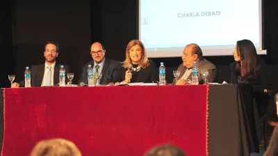 La charla-debate sobre temas penales de la actualidad, entre ellos el financiamiento de campañas, narcomenudeo, intervención de comunicaciones telefónicas y lavado de activos fue realizada por el panel integrado por Jorge Di Lello, Rosario Romero, Hernán Viri, Hernán Mogni y Analía Ramponi.