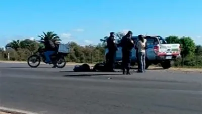 El siniestro vial se produjo en el Acceso Sur de Gualeguaychú con el saldo de una persona fallecida.