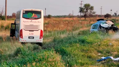 El hecho tuvo lugar este miércoles en el kilómetro 686 de la Ruta Nacional N° 11. Fallecieron dos hombres y una mujer.